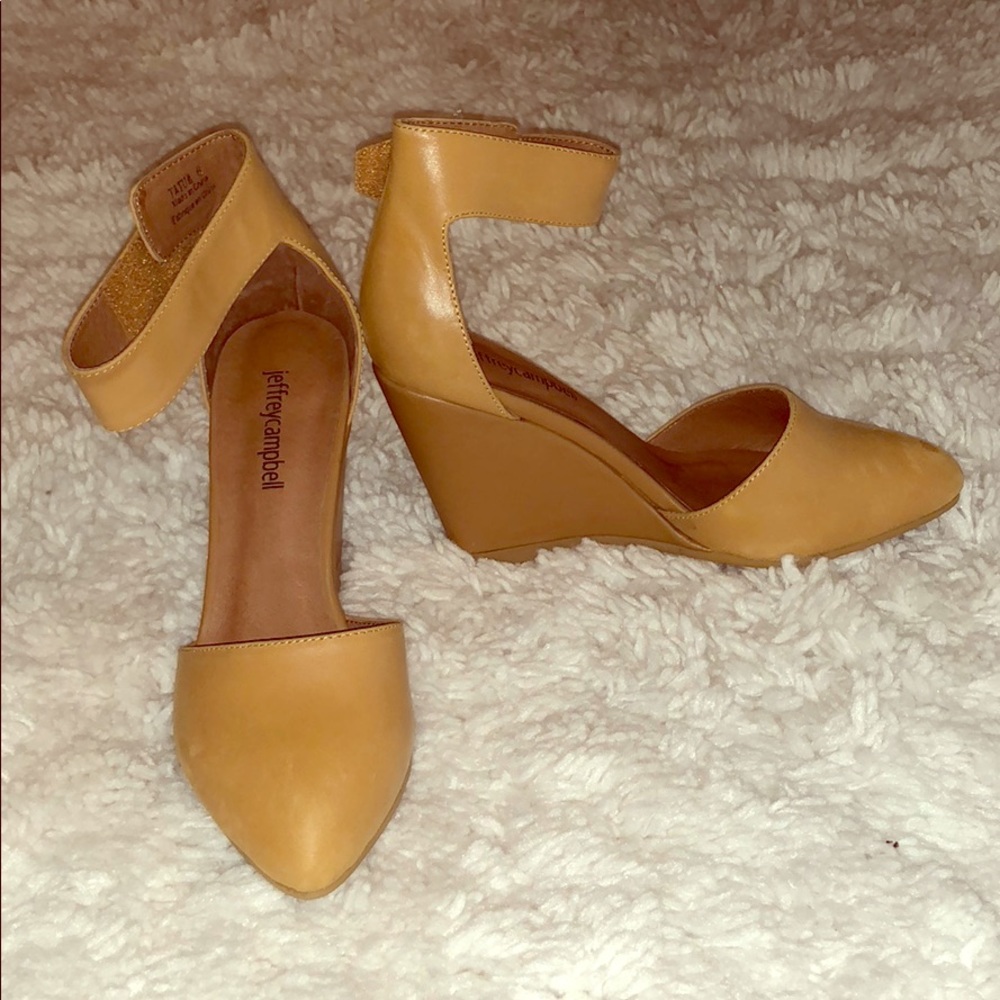 BRAND NEW Jeffrey Campbell - Peaks Point Wedge